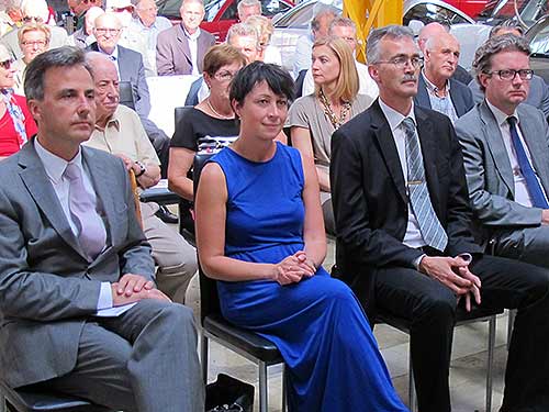 Von links: Bürgermeister Siegfried Nagl, Vizebürgermeisterin Martina Schröck, Magna-Manager Wolfgang Zitz und Landtagsabgeordneter Christopher Drexler.